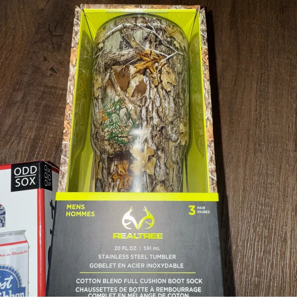 New in box! Men’s winter Socks Bundle with Stainless Steel Camo Tumbler